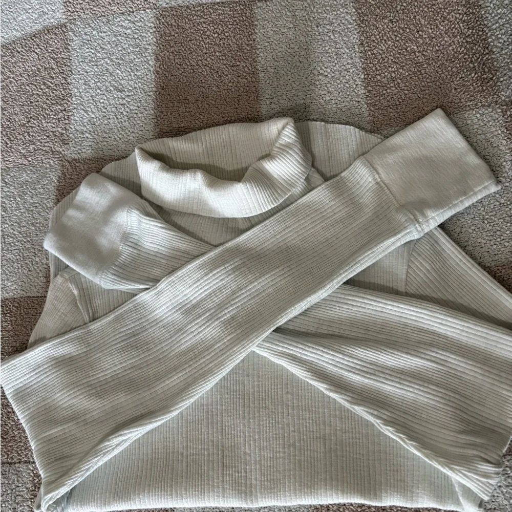 Aerie Ribbed Turtleneck - Picture 4 of 5